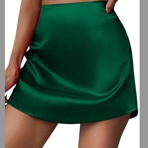 Lulus Green satin mini skirt